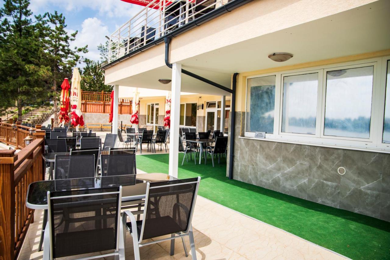 Hotel Zatoka Senec Extérieur photo