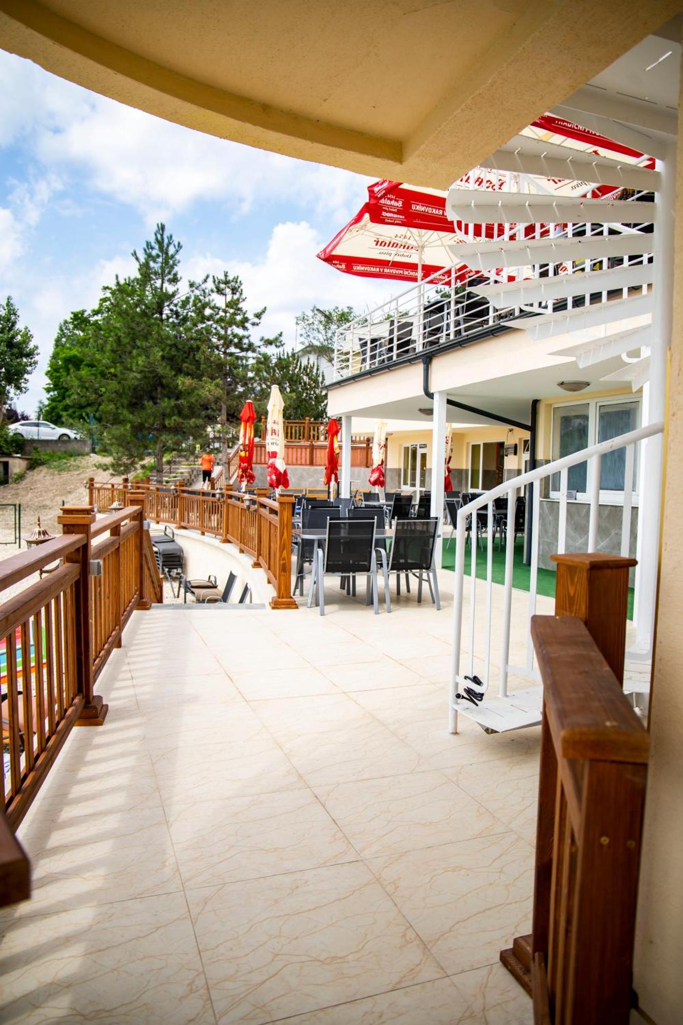 Hotel Zatoka Senec Extérieur photo