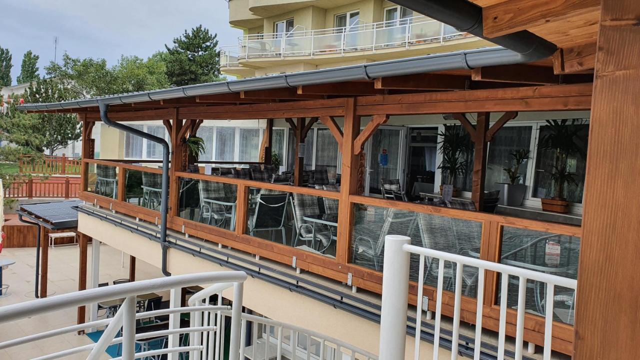 Hotel Zatoka Senec Extérieur photo