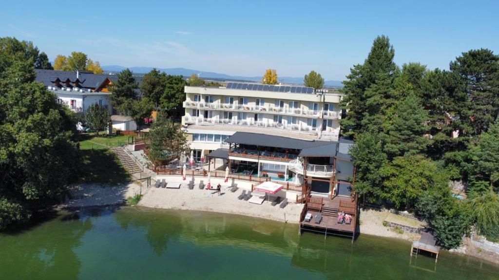 Hotel Zatoka Senec Extérieur photo