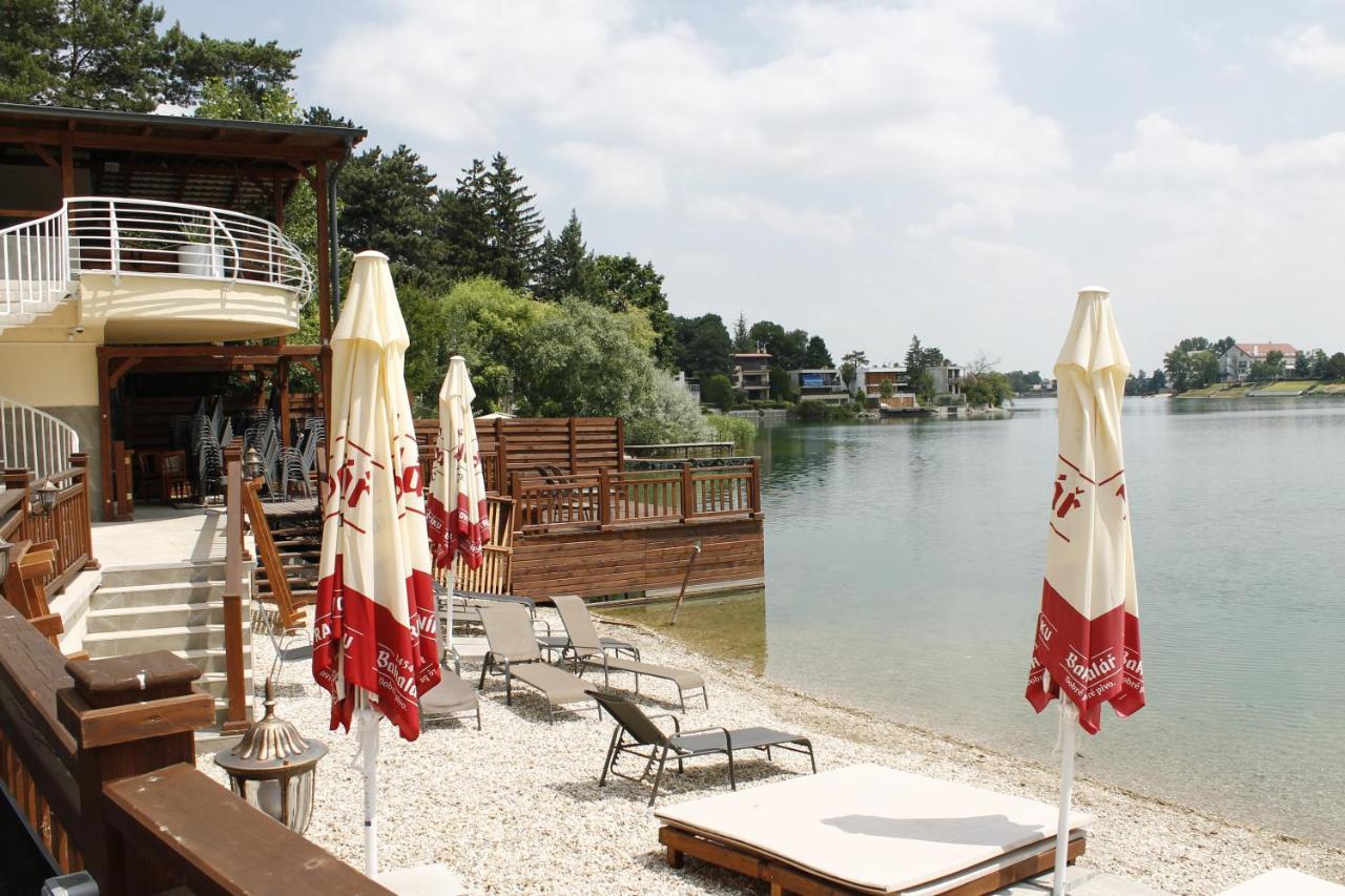Hotel Zatoka Senec Extérieur photo