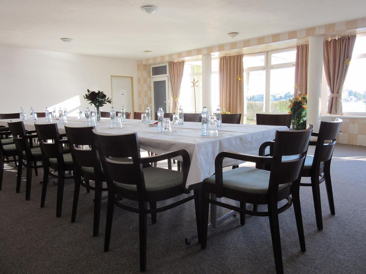 Hotel Zatoka Senec Extérieur photo