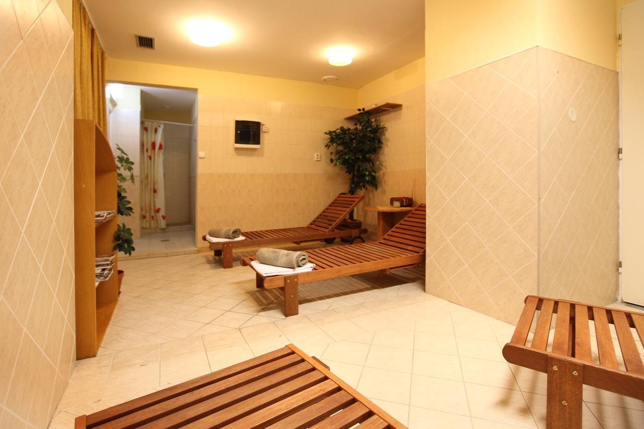 Hotel Zatoka Senec Extérieur photo