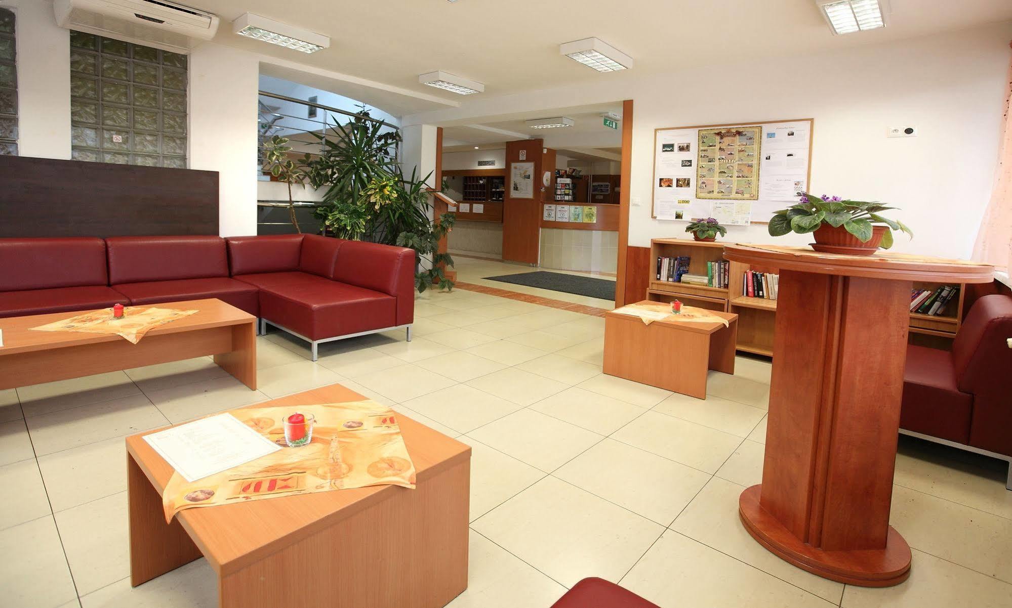 Hotel Zatoka Senec Extérieur photo