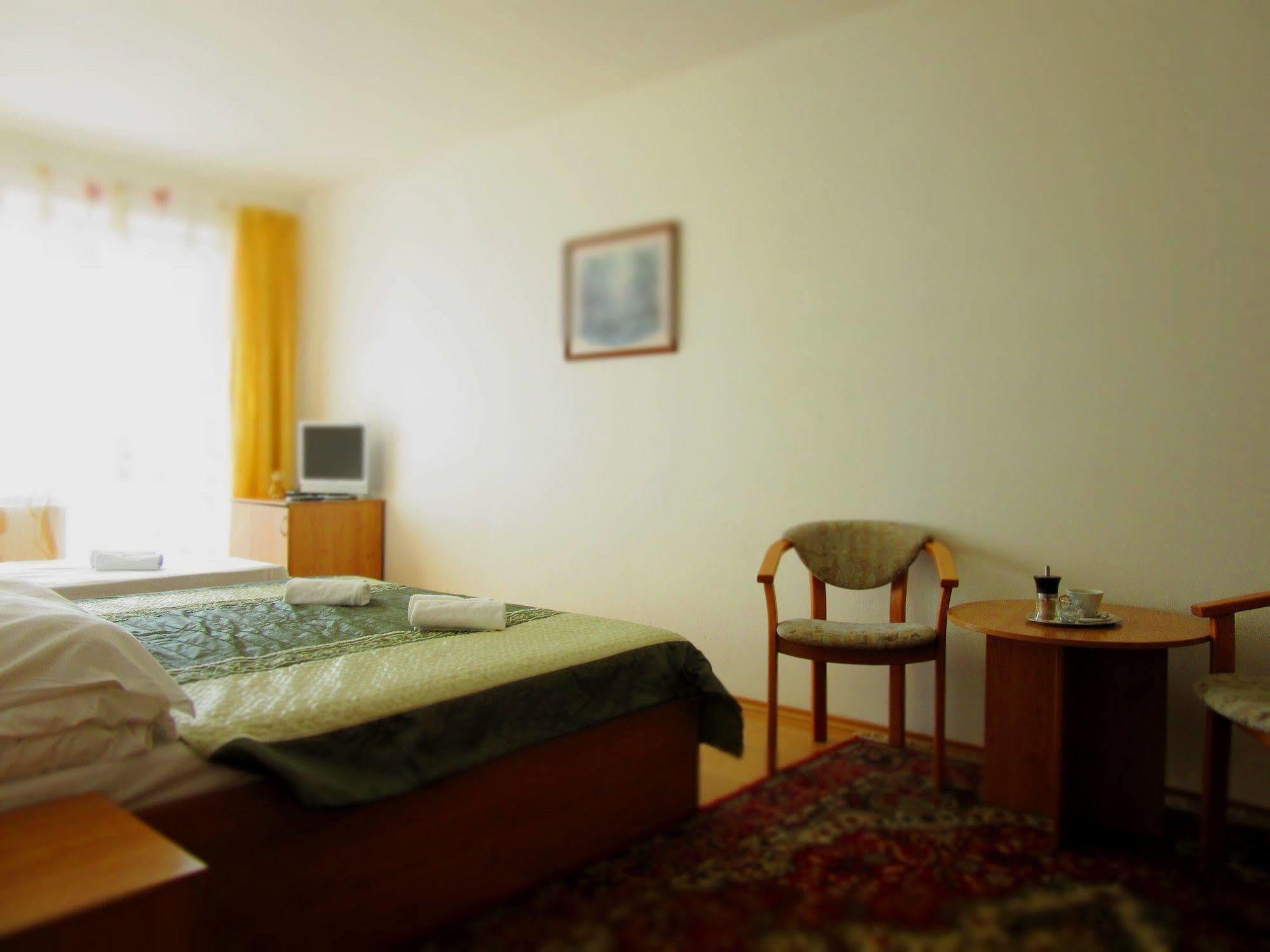Hotel Zatoka Senec Extérieur photo