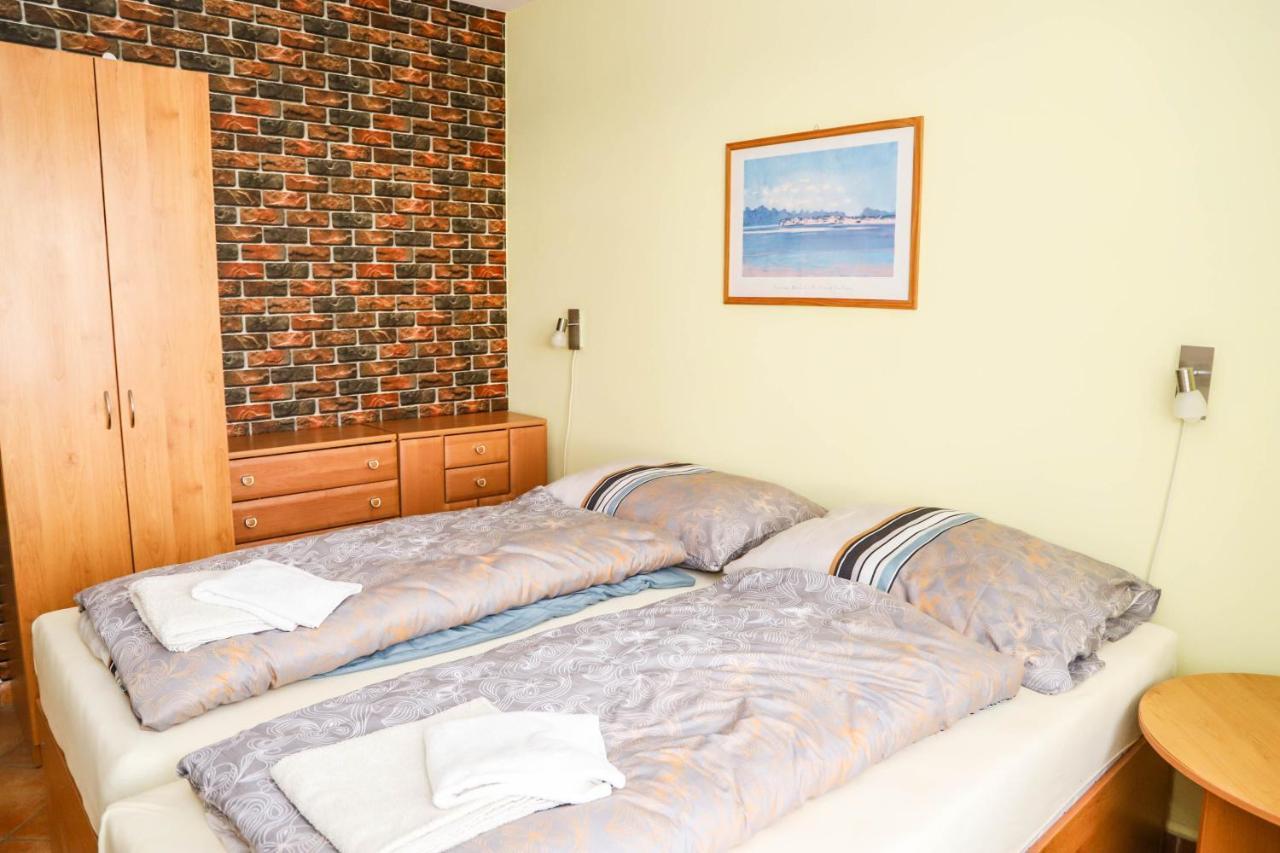 Hotel Zatoka Senec Extérieur photo