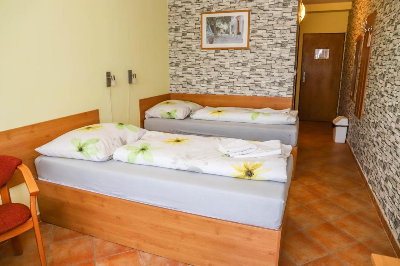 Hotel Zatoka Senec Extérieur photo