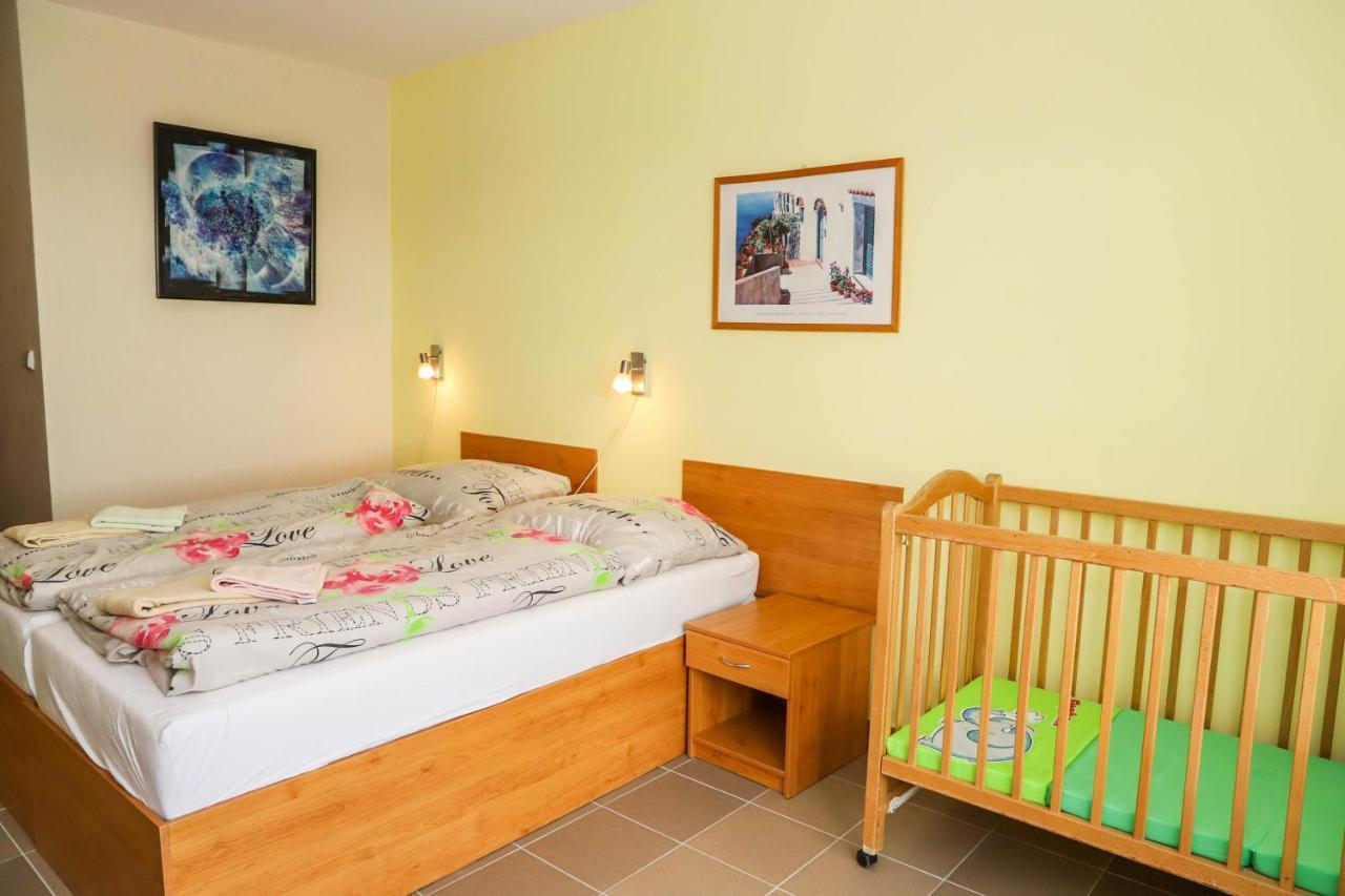 Hotel Zatoka Senec Extérieur photo