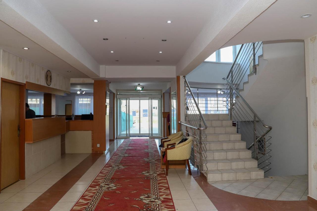 Hotel Zatoka Senec Extérieur photo